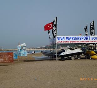 Wassersportzentrum am Strand 