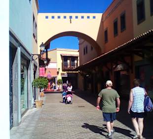 Einkaufen & Shopping in Corralejo
