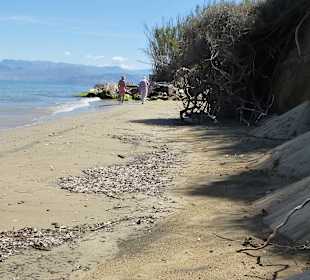 Der Blick zur rechten Strandhälfte