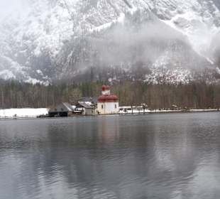 ST. Bartholomä- Wallfahrtskapelle mit Königssee