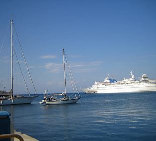 Kreuzfahrtschiffe im Hafen von Rhodos
