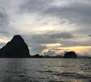 Sonnenuntergang in der Phang Ngha Bay 