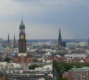 Blick vom Atlantic Haus /  Penthouse Elb-Panorama