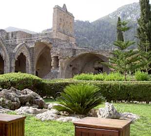 Gut erhaltenes Kloster