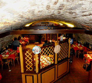 Impressionen aus dem Gastraum des Taormina