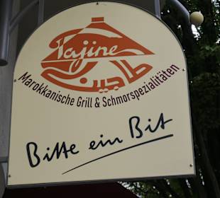 Zum Abendessen im marokkanischen Rest. Tajine