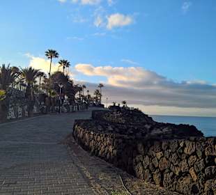 Playa Flamingo, Promenade 