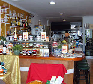 Im Restaurant , Tresen & Küche !