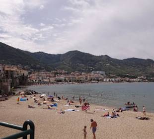 Wenn man durch die Porta Pescara gegangen ist