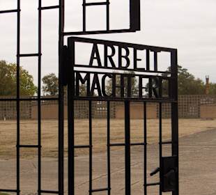 Brama - Arbeit macht frei