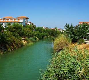Der Zulauf beim Evren Hotel