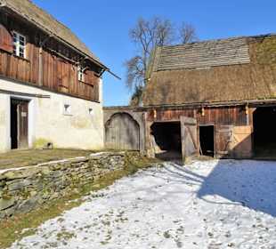 Im Hof des Dietel-Anwesens