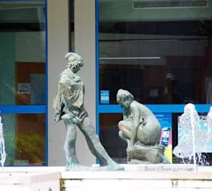 Denkmal mit Brunnenanlagen