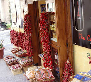 Spezialitätenladen in der Altstadt von Tropea