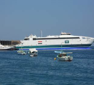 Riesen Schiff auf anderer Seite