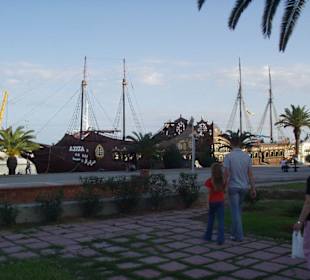 Hafen - Piratenschiffe