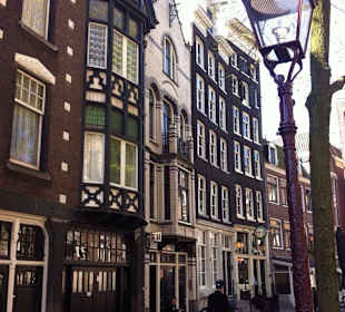 Улица Красных фонарей