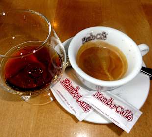 Cafe solo und ein Brandy als würdiger Abschluss