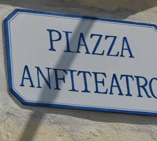 Informationen an der Wand