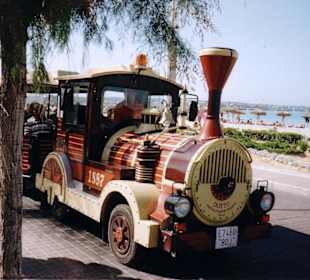 Bahn an der Srandpromenade
