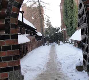 Zamek w Malborku zima.