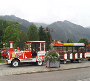Bimmelbahnhaltestelle in Tannheim