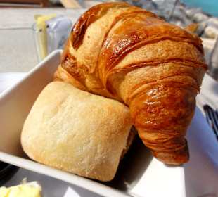Kleines Frühstück am Meer