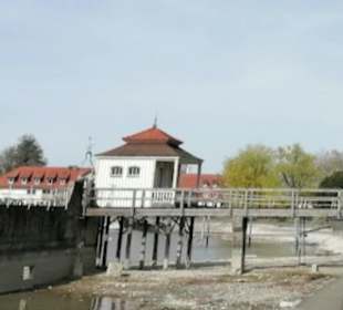 Schiffsanlegestelle - Badehaus