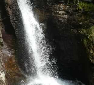 Wasserfall-Tour: beim Hochfall-Wasserfall