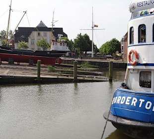 Blick über den Binnenhafen auf die Südseite