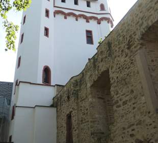 Bei der Kurfürstlichen Burg von Eltville