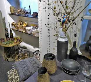 Rundgang durch die Verkaufsräume des Mohrenhauses