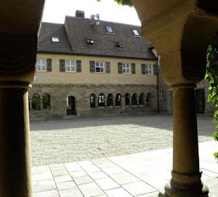 Blick in den Kreuzganggarten