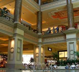 Forumshops auf 3 Etagen