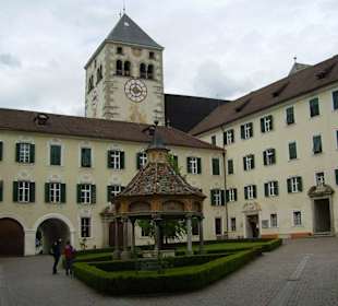Im Kloster Neustift