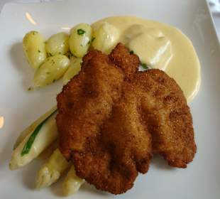Wienerschnitzel mit Spargel