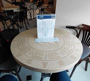 Cafèhaustischchen