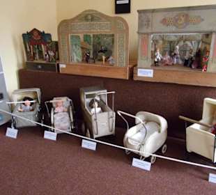 Im Spielzeug und Puppenmuseum