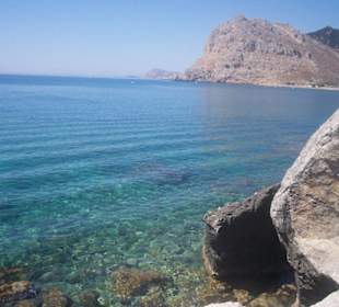 Foto vom Hafen aus in Richtung Tsambika Berg