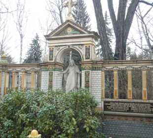 Grabmal auf Dorotheenstädtischem Friedhof