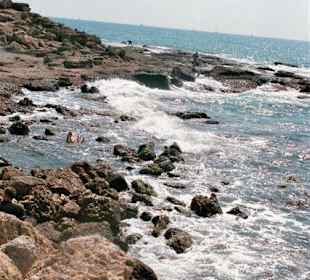 Bucht und Strand beim Tempel