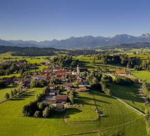Blick aus dem Heißluftballon über dem Allgäu  