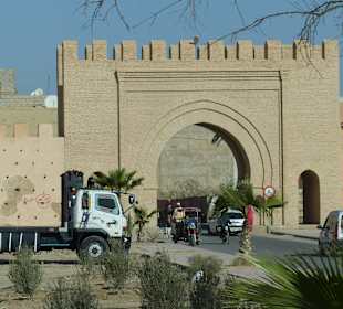 Die Stadtmauer von außen