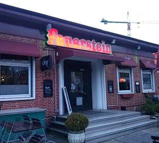 Unser Stammlokal mit vorwiegend jungen Gästen