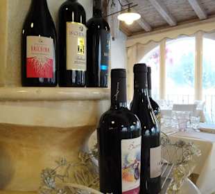 Weine zur Dekoration im Restaurant