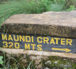 ..Fußweg zum Krater