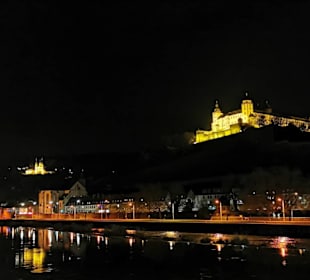 Festung bei Nacht