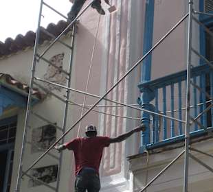Sanierung, Sicherung mit Seil am Fuß