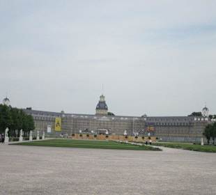 Am Schloss Karlsruhe