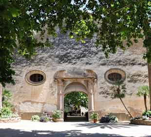 Hauptportal "rotes Schlösschen"